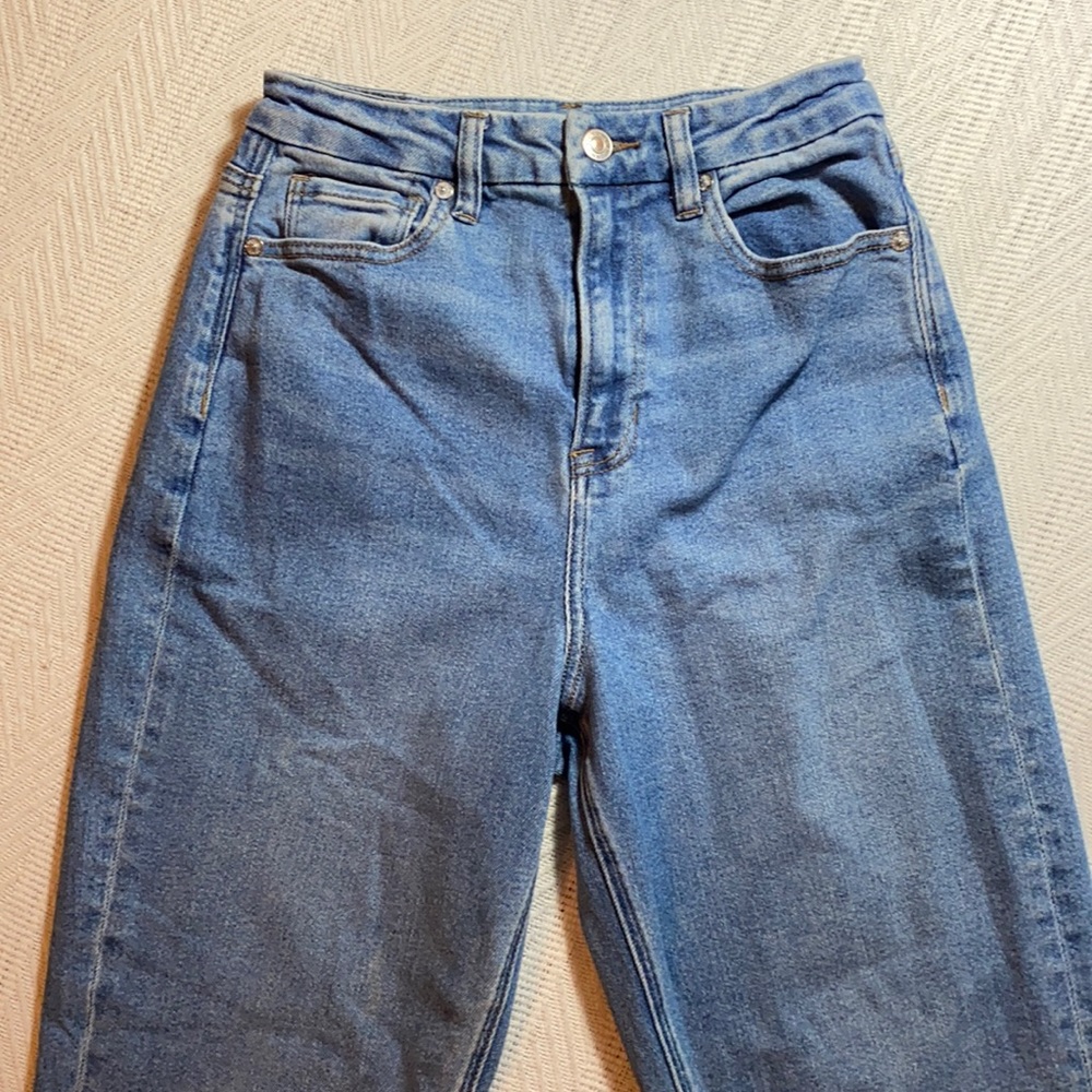 American Eagle “Curvy Mom Jean” - Size 4